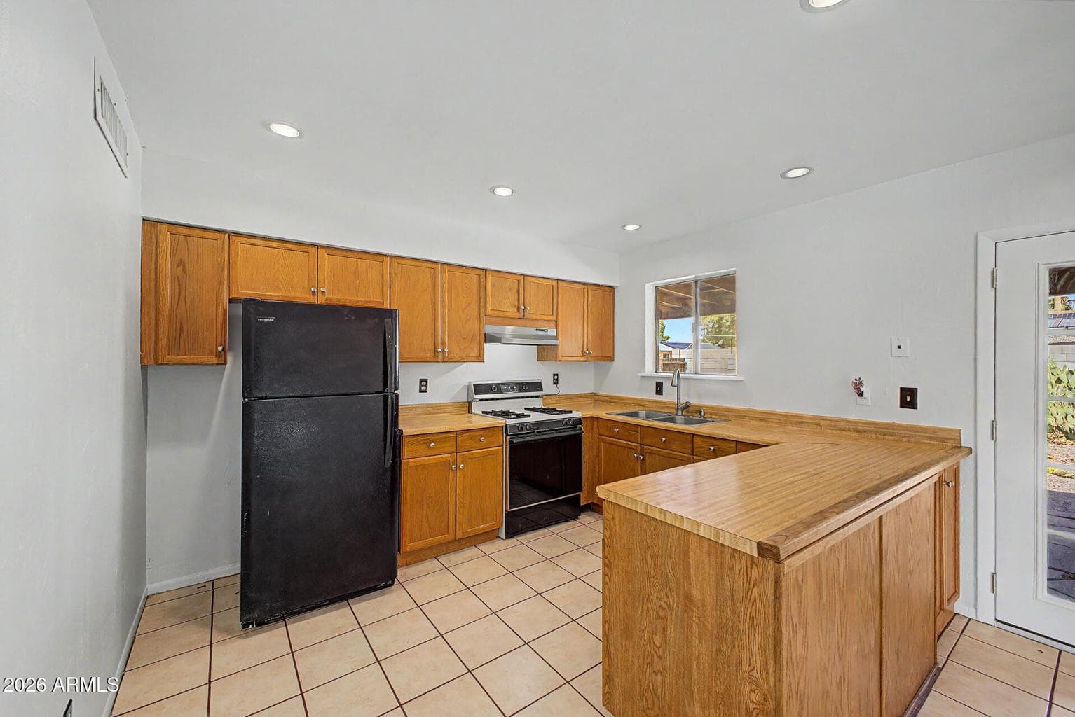 3724 E ACOMA Drive, Phoenix, AZ — photo 4 of 11