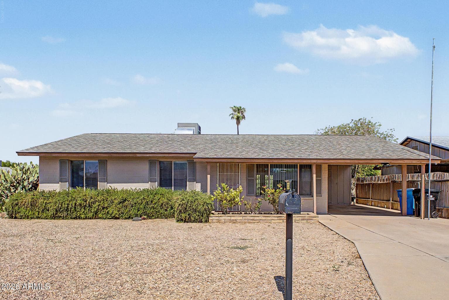 3724 E ACOMA Drive